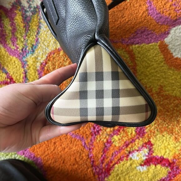 Burberry Black Leather Horn Toggle Small Tote Bag authentic - Picture 5 of 14